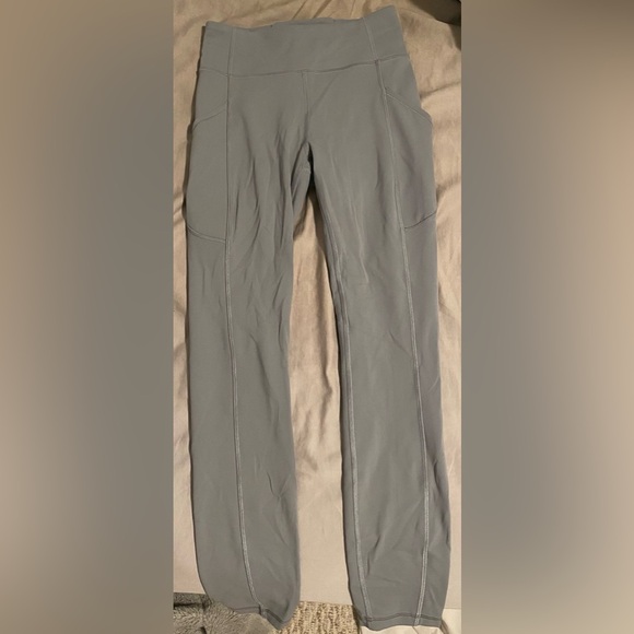Size 4 lululemon light grey leggings - Picture 1 of 4